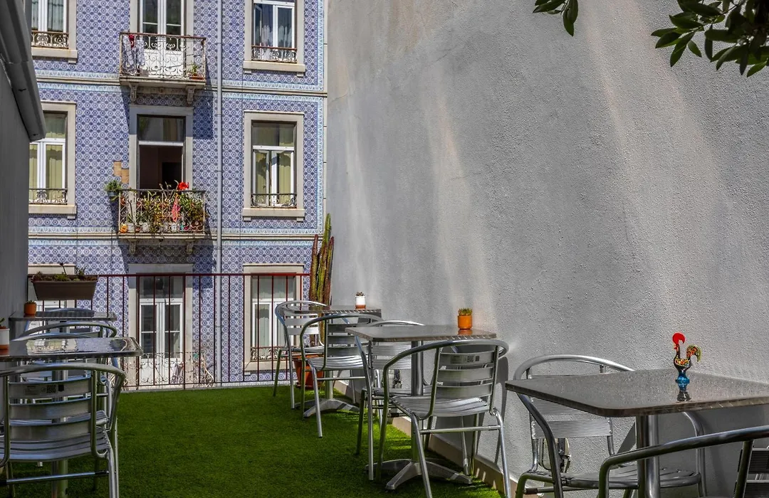 Lisbon Poets Inn-1